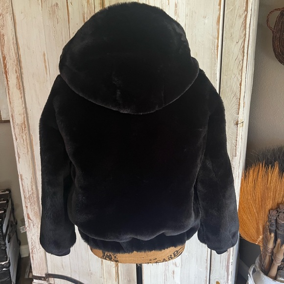 GAP faux fur soft hooded jacket - Picture 3 of 4